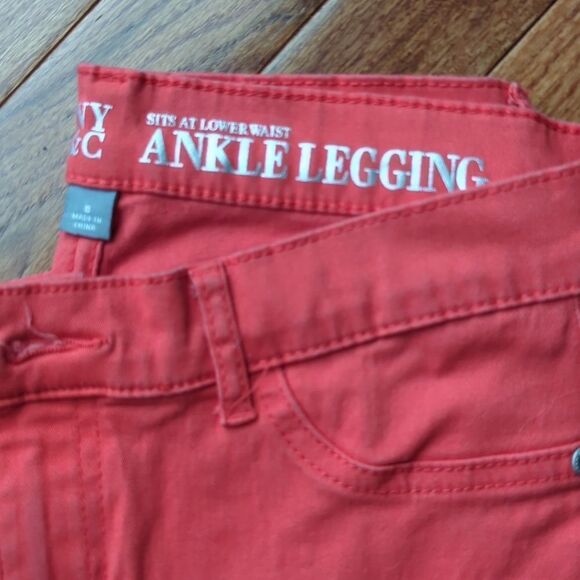 ✔️⚓️NY&Co Ankle Jeans Legging - Picture 2 of 4